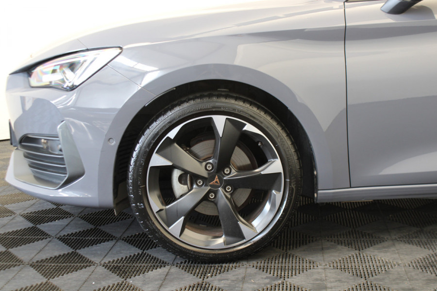 CUPRA Leon Sportstourer 1.5 eTSI Business Edition |Pano|Camera|ACC| *Pinksteren Geopend*