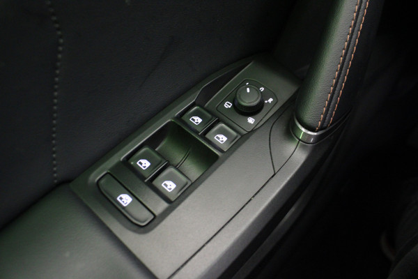 CUPRA Leon Sportstourer 1.5 eTSI Business Edition |Pano|Camera|ACC| *Pinksteren Geopend*