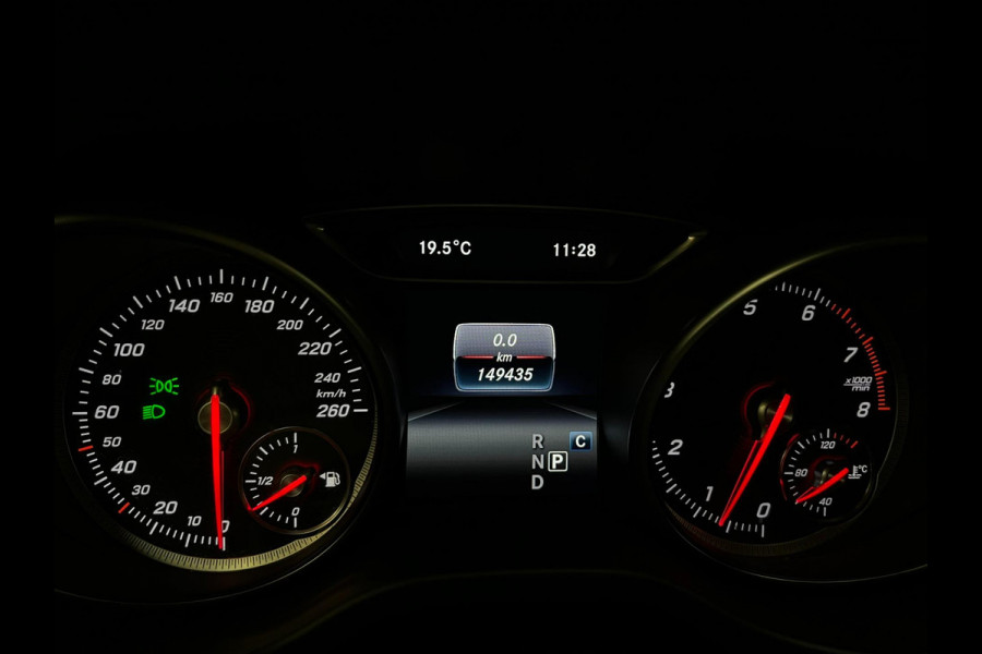 Mercedes-Benz GLA 180 AMG Night Edition / Stoelverwarming