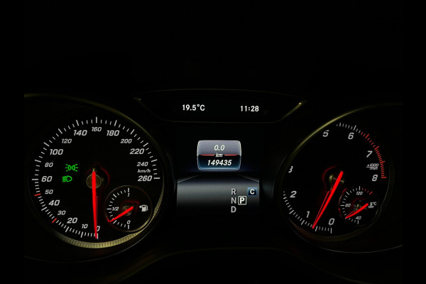 Mercedes-Benz GLA 180 AMG Night Edition / Stoelverwarming