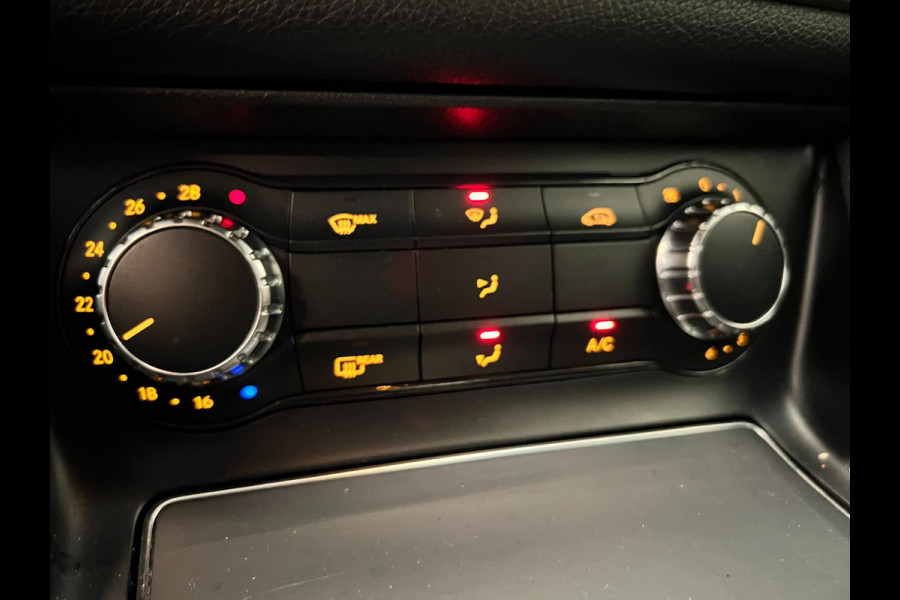 Mercedes-Benz GLA 180 AMG Night Edition / Stoelverwarming