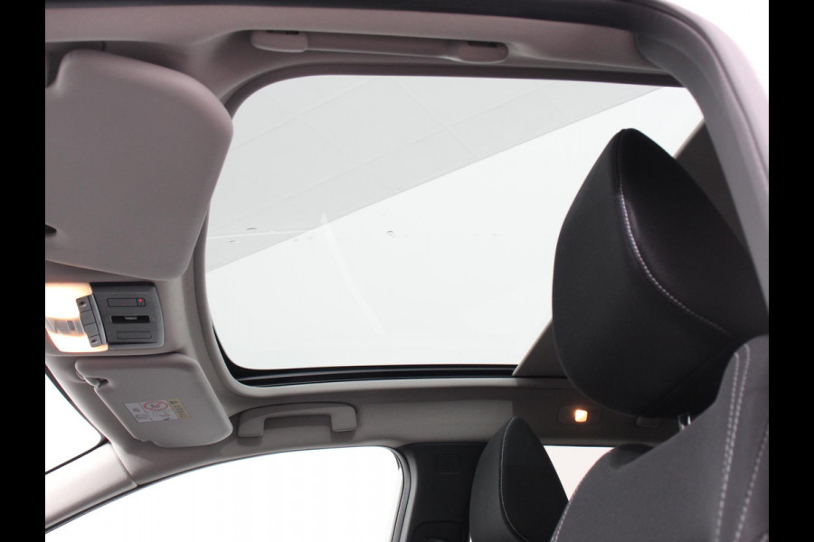 Nissan QASHQAI 1.3 MHEV Design Acenta Panorama dak  Climate control Adaptive cruise control LED  Parkeersensoren Achteruitrijcamera Apple Carplay/ Android Auto