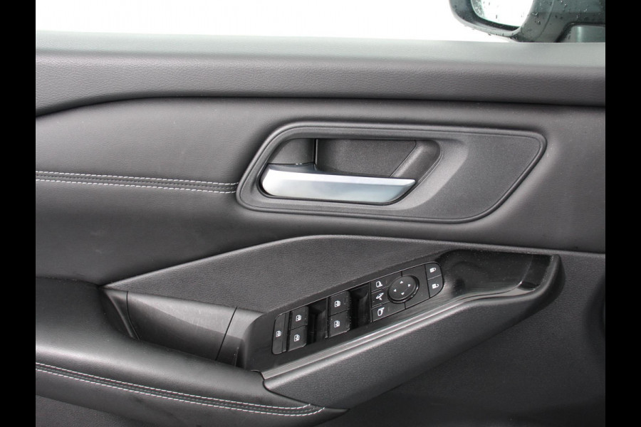 Nissan QASHQAI 1.3 MHEV Design Acenta Panorama dak  Climate control Adaptive cruise control LED  Parkeersensoren Achteruitrijcamera Apple Carplay/ Android Auto