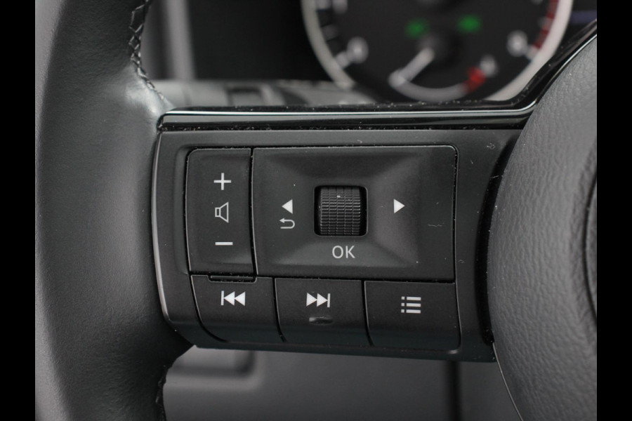 Nissan QASHQAI 1.3 MHEV Design Acenta Panorama dak  Climate control Adaptive cruise control LED  Parkeersensoren Achteruitrijcamera Apple Carplay/ Android Auto