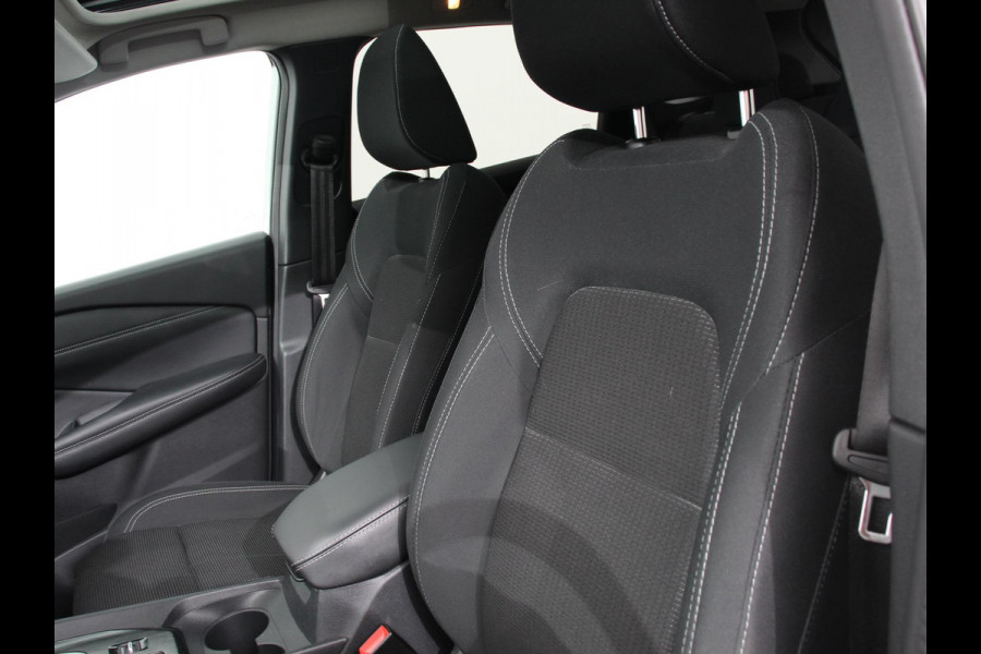 Nissan QASHQAI 1.3 MHEV Design Acenta Panorama dak  Climate control Adaptive cruise control LED  Parkeersensoren Achteruitrijcamera Apple Carplay/ Android Auto