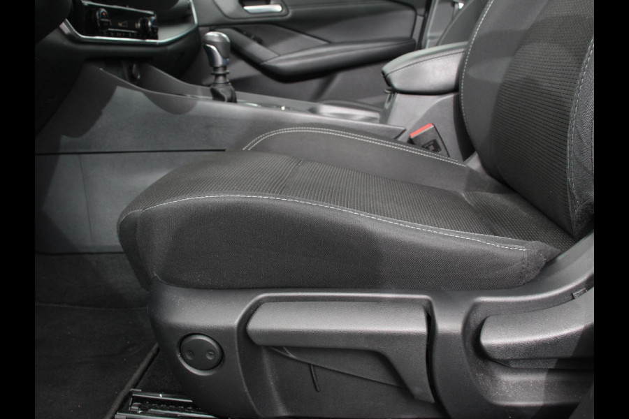 Nissan QASHQAI 1.3 MHEV Design Acenta Panorama dak  Climate control Adaptive cruise control LED  Parkeersensoren Achteruitrijcamera Apple Carplay/ Android Auto