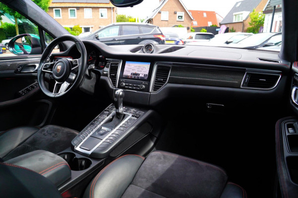Porsche Macan 3.6 Turbo Performance Package | 440pk | PASM | Glazen Pano | Sport Chrono | Carbon Interieur