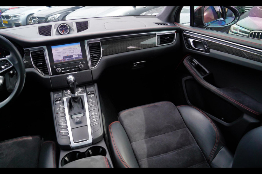 Porsche Macan 3.6 Turbo Performance Package | 440pk | PASM | Glazen Pano | Sport Chrono | Carbon Interieur