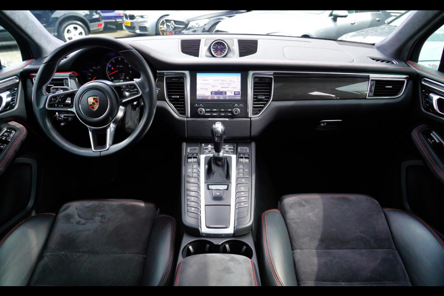 Porsche Macan 3.6 Turbo Performance Package | 440pk | PASM | Glazen Pano | Sport Chrono | Carbon Interieur