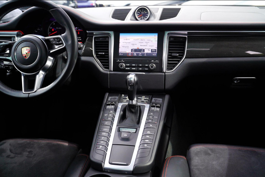 Porsche Macan 3.6 Turbo Performance Package | 440pk | PASM | Glazen Pano | Sport Chrono | Carbon Interieur