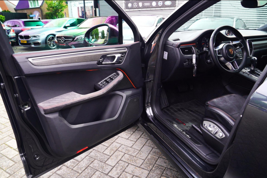 Porsche Macan 3.6 Turbo Performance Package | 440pk | PASM | Glazen Pano | Sport Chrono | Carbon Interieur