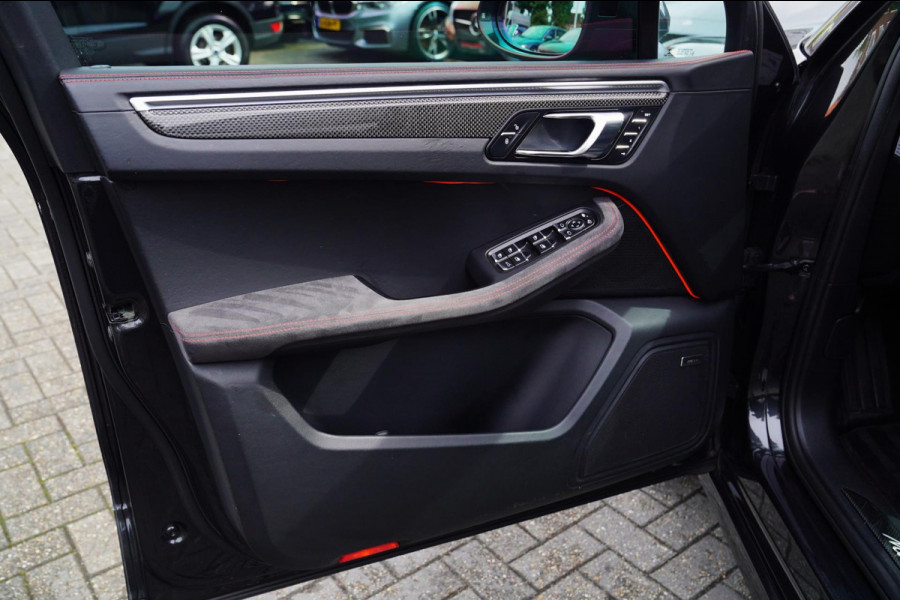 Porsche Macan 3.6 Turbo Performance Package | 440pk | PASM | Glazen Pano | Sport Chrono | Carbon Interieur
