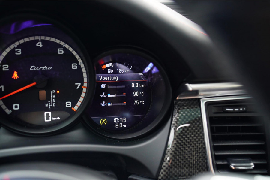 Porsche Macan 3.6 Turbo Performance Package | 440pk | PASM | Glazen Pano | Sport Chrono | Carbon Interieur