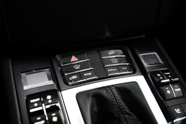 Porsche Macan 3.6 Turbo Performance Package | 440pk | PASM | Glazen Pano | Sport Chrono | Carbon Interieur