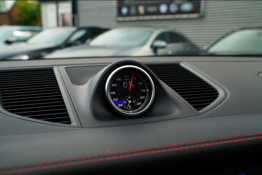 Porsche Macan 3.6 Turbo Performance Package | 440pk | PASM | Glazen Pano | Sport Chrono | Carbon Interieur
