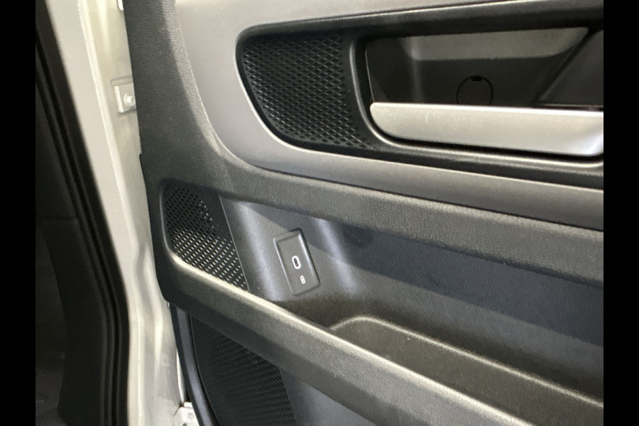Volkswagen ID. Buzz Cargo 77 kWh | 3 zits! | Achterdeuren | Cruise Control | Parkeersensoren achter