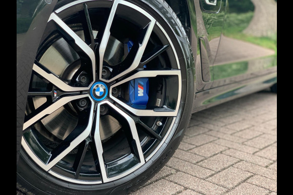 BMW 5 Serie 530e Business Edition Plus | M Sport | Leder | Camera | ACC | Schuifdak | 19 Inch |