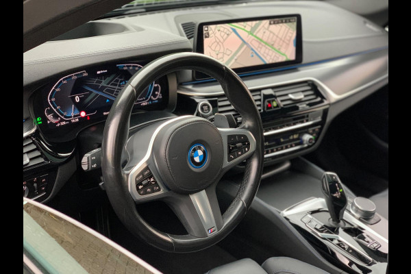 BMW 5 Serie 530e Business Edition Plus | M Sport | Leder | Camera | ACC | Schuifdak | 19 Inch |