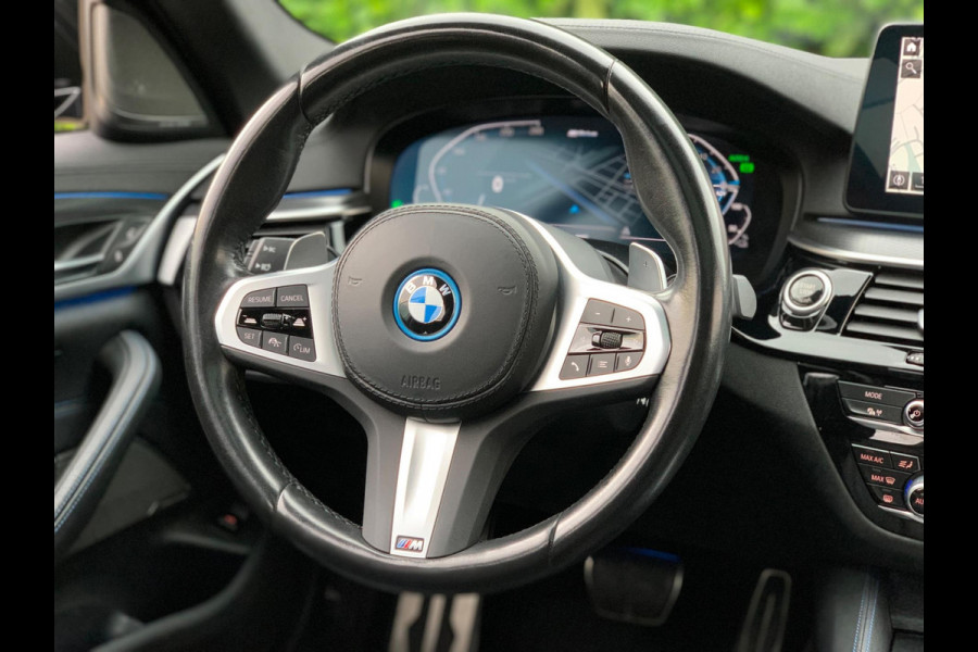 BMW 5 Serie 530e Business Edition Plus | M Sport | Leder | Camera | ACC | Schuifdak | 19 Inch |