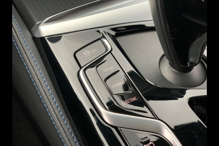 BMW 5 Serie 530e Business Edition Plus | M Sport | Leder | Camera | ACC | Schuifdak | 19 Inch |