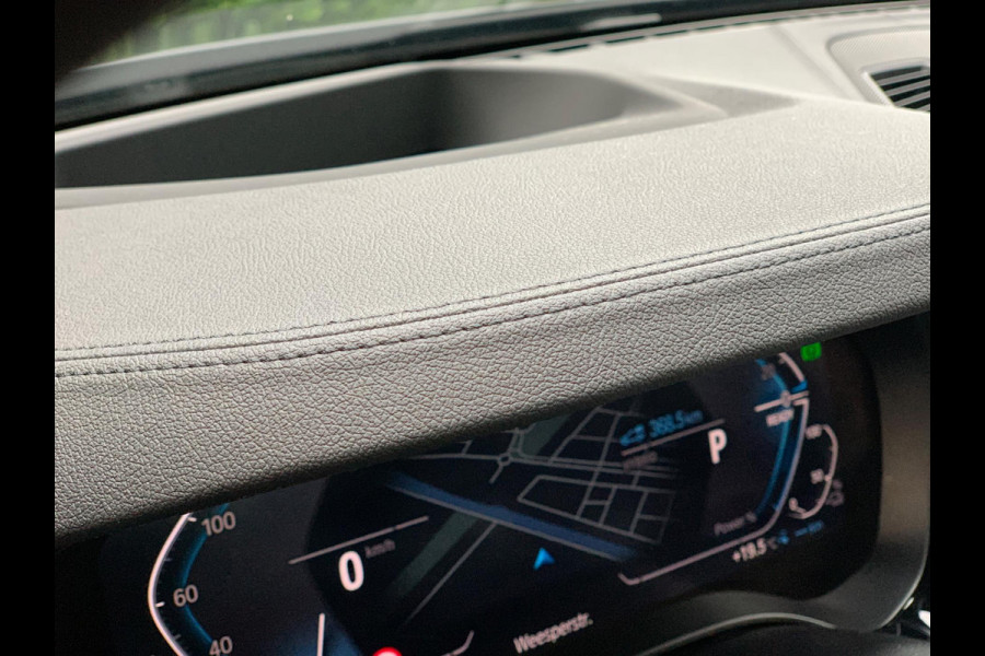 BMW 5 Serie 530e Business Edition Plus | M Sport | Leder | Camera | ACC | Schuifdak | 19 Inch |