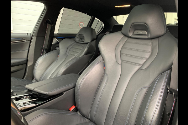 BMW 5 Serie 530e Business Edition Plus | M Sport | Leder | Camera | ACC | Schuifdak | 19 Inch |