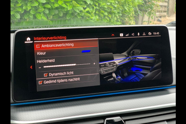 BMW 5 Serie 530e Business Edition Plus | M Sport | Leder | Camera | ACC | Schuifdak | 19 Inch |
