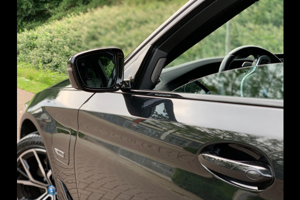 BMW 5 Serie 530e Business Edition Plus | M Sport | Leder | Camera | ACC | Schuifdak | 19 Inch |