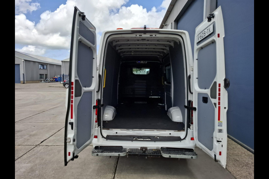 Volkswagen Crafter 35 2.0 TDI L3H3 Highline AIRCO / CRUISE CONTROLE / NAVI / EURO 6