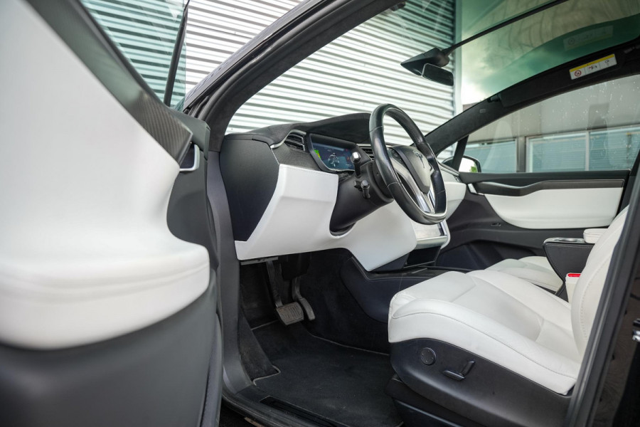 Tesla Model X 100D 6p. Autopilot Leer Alcantara Carbon Camera Trekhaak 22”LM