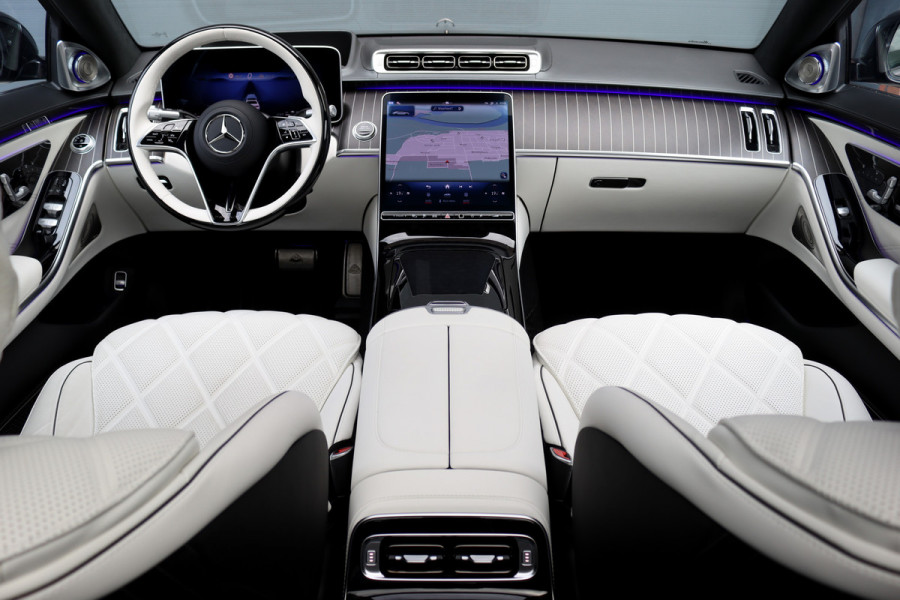 Mercedes-Benz S-Klasse 580 e 4MATIC Maybach Aut9 | 'Night Series' | High End interieurpakket | Luchtvering | Burmester 4D-sound | Vlakkenverwarming | Kuitmassage | Chauffeurspakket | Klaptafels Achter | Entertainment Achter | Panoramadak |