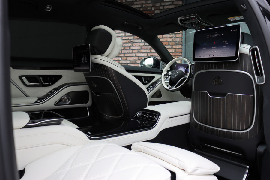 Mercedes-Benz S-Klasse 580 e 4MATIC Maybach Aut9 | 'Night Series' | High End interieurpakket | Luchtvering | Burmester 4D-sound | Vlakkenverwarming | Kuitmassage | Chauffeurspakket | Klaptafels Achter | Entertainment Achter | Panoramadak |