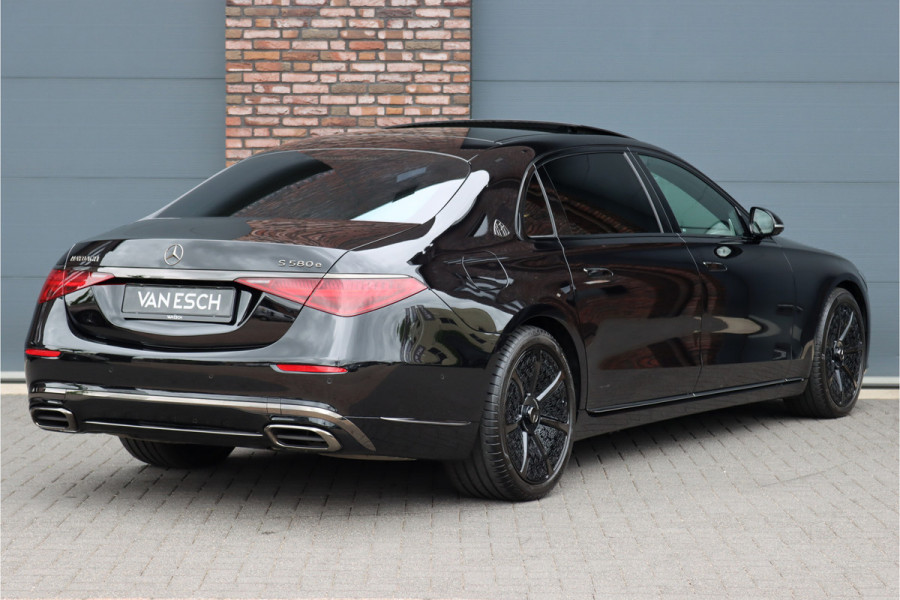 Mercedes-Benz S-Klasse 580 e 4MATIC Maybach Aut9 | 'Night Series' | High End interieurpakket | Luchtvering | Burmester 4D-sound | Vlakkenverwarming | Kuitmassage | Chauffeurspakket | Klaptafels Achter | Entertainment Achter | Panoramadak |