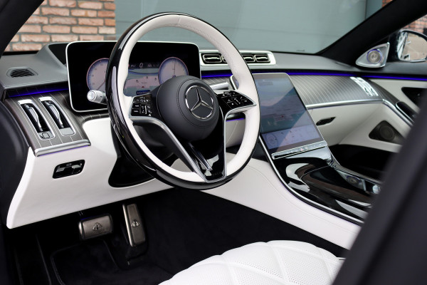 Mercedes-Benz S-Klasse 580 e 4MATIC Maybach Aut9 | 'Night Series' | High End interieurpakket | Luchtvering | Burmester 4D-sound | Vlakkenverwarming | Kuitmassage | Chauffeurspakket | Klaptafels Achter | Entertainment Achter | Panoramadak |