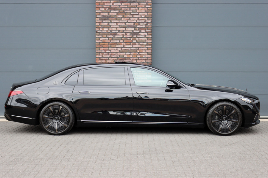 Mercedes-Benz S-Klasse 580 e 4MATIC Maybach Aut9 | 'Night Series' | High End interieurpakket | Luchtvering | Burmester 4D-sound | Vlakkenverwarming | Kuitmassage | Chauffeurspakket | Klaptafels Achter | Entertainment Achter | Panoramadak |