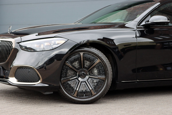 Mercedes-Benz S-Klasse 580 e 4MATIC Maybach Aut9 | 'Night Series' | High End interieurpakket | Luchtvering | Burmester 4D-sound | Vlakkenverwarming | Kuitmassage | Chauffeurspakket | Klaptafels Achter | Entertainment Achter | Panoramadak |