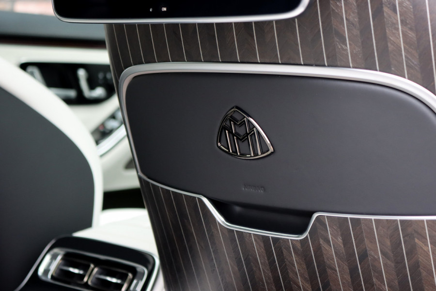 Mercedes-Benz S-Klasse 580 e 4MATIC Maybach Aut9 | 'Night Series' | High End interieurpakket | Luchtvering | Burmester 4D-sound | Vlakkenverwarming | Kuitmassage | Chauffeurspakket | Klaptafels Achter | Entertainment Achter | Panoramadak |