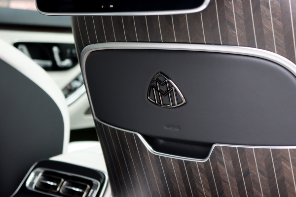 Mercedes-Benz S-Klasse 580 e 4MATIC Maybach Aut9 | 'Night Series' | High End interieurpakket | Luchtvering | Burmester 4D-sound | Vlakkenverwarming | Kuitmassage | Chauffeurspakket | Klaptafels Achter | Entertainment Achter | Panoramadak |