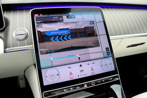 Mercedes-Benz S-Klasse 580 e 4MATIC Maybach Aut9 | 'Night Series' | High End interieurpakket | Luchtvering | Burmester 4D-sound | Vlakkenverwarming | Kuitmassage | Chauffeurspakket | Klaptafels Achter | Entertainment Achter | Panoramadak |
