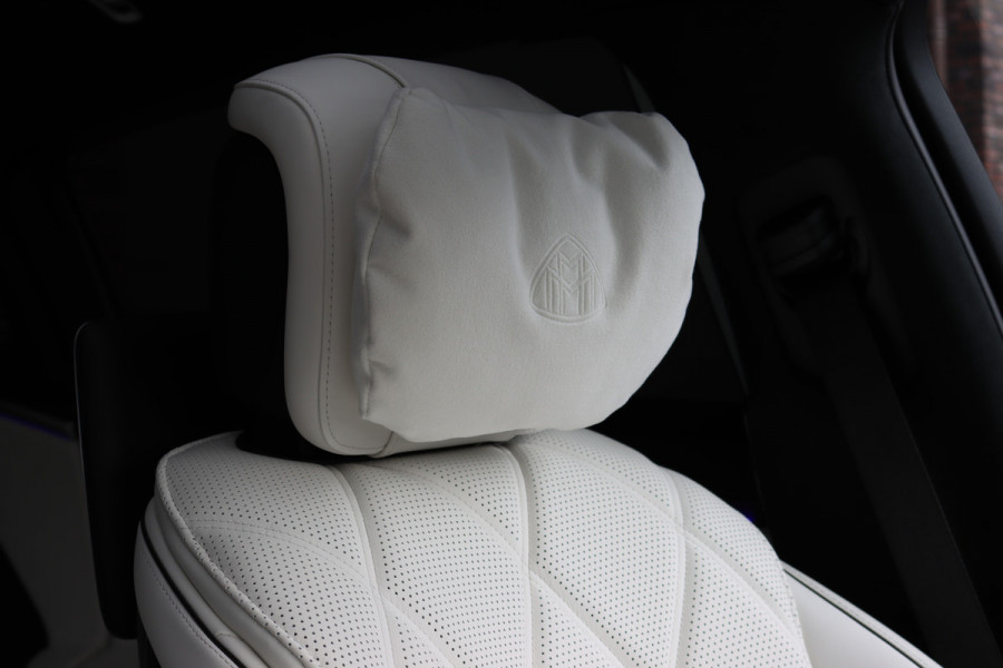 Mercedes-Benz S-Klasse 580 e 4MATIC Maybach Aut9 | 'Night Series' | High End interieurpakket | Luchtvering | Burmester 4D-sound | Vlakkenverwarming | Kuitmassage | Chauffeurspakket | Klaptafels Achter | Entertainment Achter | Panoramadak |