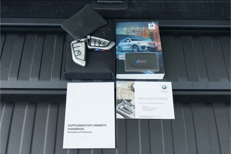 BMW X5 M50d M-Sport Laser Pano H/K Trekhaak Soft Close Massage
