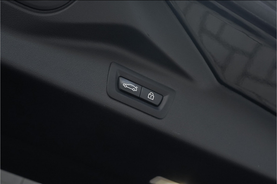 BMW X5 M50d M-Sport Laser Pano H/K Trekhaak Soft Close Massage