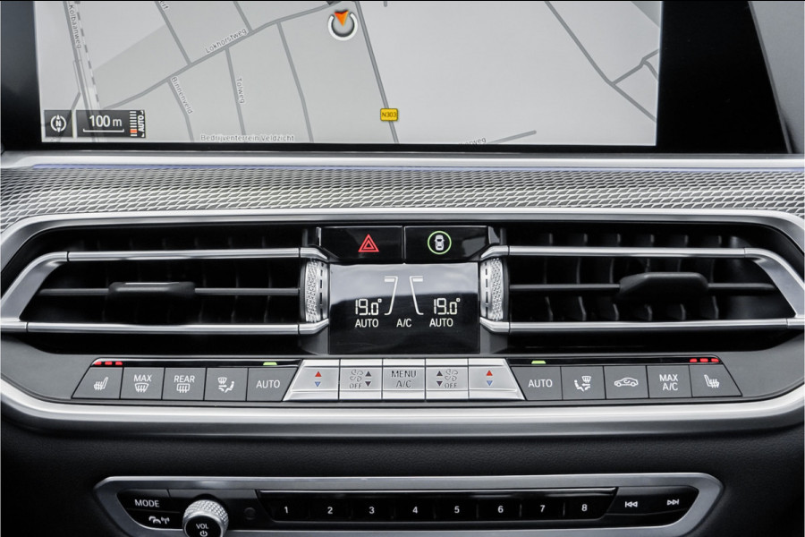 BMW X5 M50d M-Sport Laser Pano H/K Trekhaak Soft Close Massage