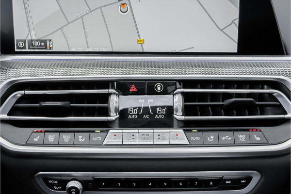 BMW X5 M50d M-Sport Laser Pano H/K Trekhaak Soft Close Massage