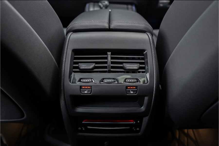 BMW X5 M50d M-Sport Laser Pano H/K Trekhaak Soft Close Massage