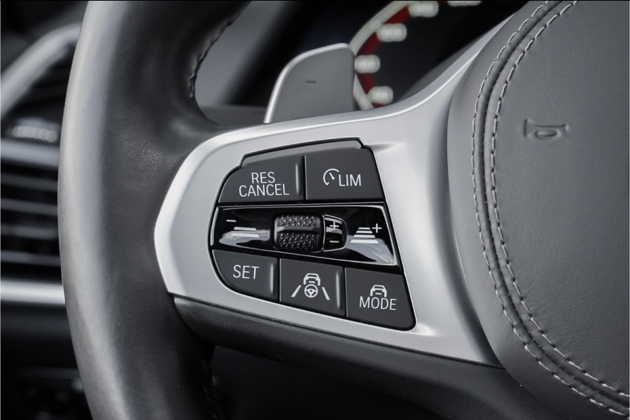 BMW X5 M50d M-Sport Laser Pano H/K Trekhaak Soft Close Massage