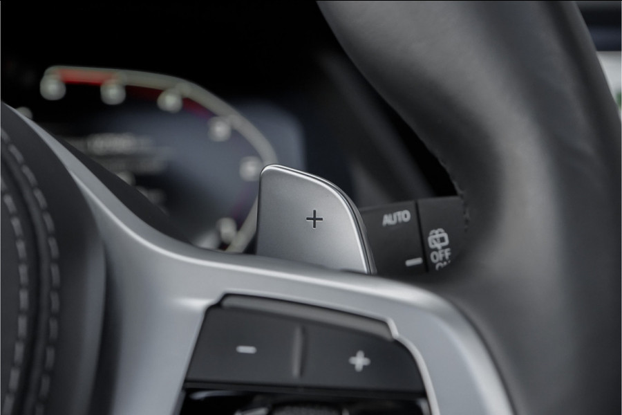 BMW X5 M50d M-Sport Laser Pano H/K Trekhaak Soft Close Massage