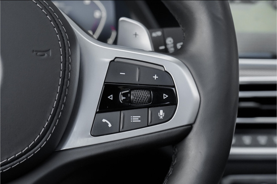 BMW X5 M50d M-Sport Laser Pano H/K Trekhaak Soft Close Massage