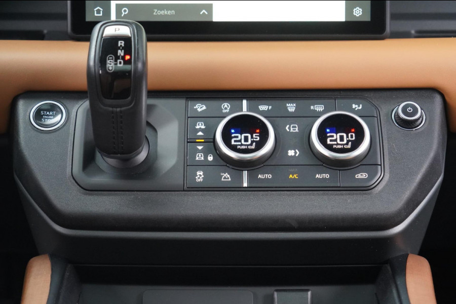 Land Rover Defender 110 3.0 P400 110 X 7-pers. / Milltek / Head-Up / Stoelkoeling / Pano / Trekhaak / Clearsight / Full Options!