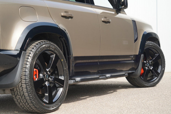 Land Rover Defender 110 3.0 P400 110 X 7-pers. / Milltek / Head-Up / Stoelkoeling / Pano / Trekhaak / Clearsight / Full Options!